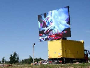 mobile-screen-on-truck